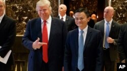 Дональд Трамп и Джек Ма, глава компании Alibaba в Нью-Йорке в 2017 году