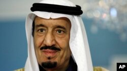 د سعودي عرب خارجه وزير الجُبېر وئيلي ، باچا سلمان به په غونډه کې د گډون دپاره په خپل ځايې ولي عهد محمدبن نائب ليږي .