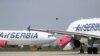 Des avions à l'aéroport Nikola Tesla de Belgrade, en Serbie, le 25 avril 2020.