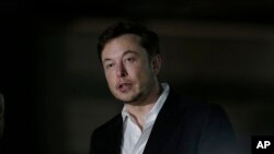 CEO dan pendiri Tesla, Elon Musk dalam konferensi pers di Chicago, 14 Juni 2018.(Foto: dok).