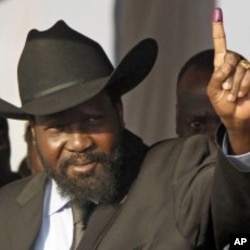 Le président du Sud-Soudan, Salva Kiir, après son vote, dimanche, à Juba