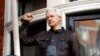 Assange arrinconado en su refugio en embajada de Ecuador en Londres 