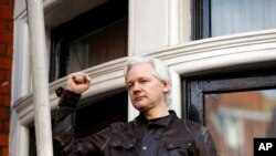 Julian Assange 6 yıldır Londra'daki Ekvador Büyükelçilik binasında yaşıyor
