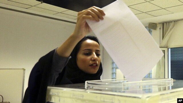 Las mujeres sauditas emitieron su voto y fueron candidatas en las elecciones municipales del sábado, 12 de diciembre de 2015.