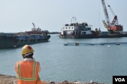 Donor support is enabling a much-needed expansion of Cambodia's largest seaport in Sihanoukville. (D. de Carteret for VOA)