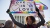 미 연방 대법원 동성혼 합법화 심리...볼티모어, 평온 속 긴장
