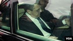 Le ministre russe des Affaires étrangères Sergueï Lavrov dans une voiture à Damas en Syrie, le 7 février 2012.