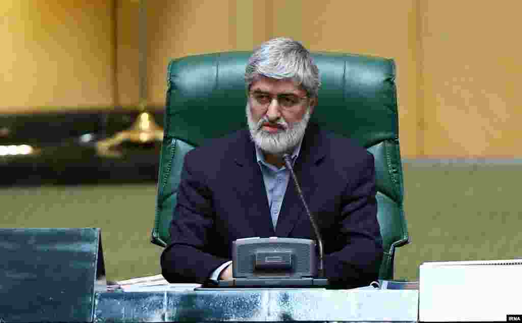 علی مطهری نایب رئیس مجلس در نامه ای از سخنان محسنی اژه ای انتقاد کرده و گفته چرا قوه قضاییه حاضر به محاکمه موسوی و کروبی نیست.