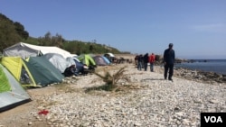 FILE - A beach camp for refugees in Lesbos, Greece, April 4, 2016. (H. Murdock/VOA)