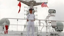 Một lính hải quân trên tàu bệnh viện của Trung Quốc tham dự RIMPAC 2014.
