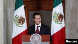 멕시코의 엔리케 페냐 니에토 대통령이 11일 자국 주재 외국 대사들과 만난 자리에서 연설하고 있다.