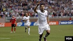 Clint Dempsey anotó el segundo gol para Estados Unidos, lo que bastó para derrotar a su similar de Canadá.