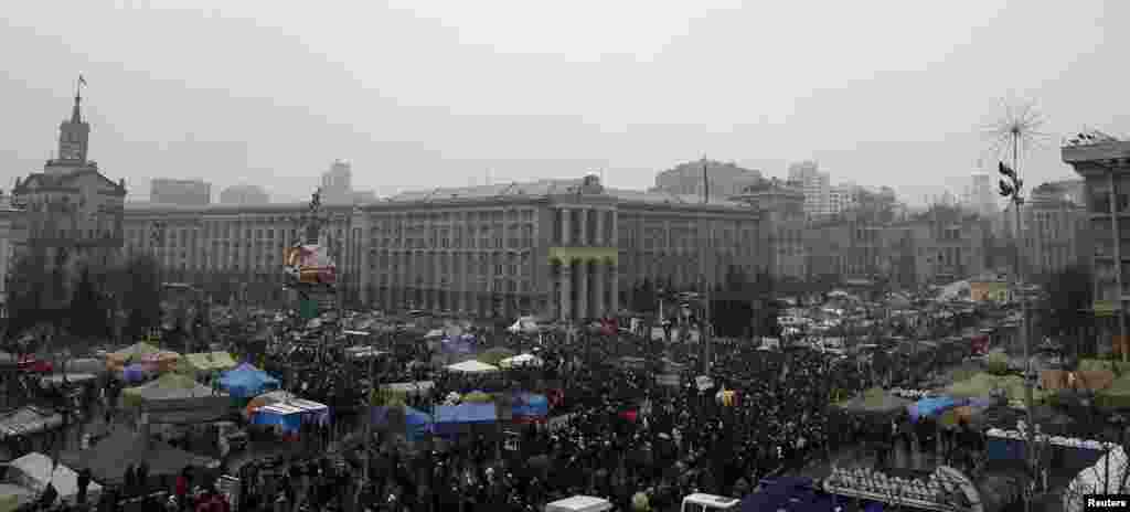 Protesters attend an anti-government rally in Kyiv, Feb. 9, 2014.&nbsp;