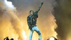 ট্র্যাভিস স্কট হিউস্টনে এনআরজি পার্কে অ্যাস্ট্রোওয়ার্ল্ড মিউজিক ফেস্টিভ্যালের প্রথম দিনে পারফর্ম করছেন৷ ৫ নভেম্বর ২০২১। (ছবি-এপি/অ্যামি হ্যারিস/ইনভিশন)