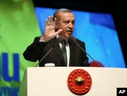 During an address his supporters in Istanbul on May 8, 2016, Turkey's President Recep Tayyip Erdogan has kept up his rebuke of European nations, accusing them of "dictatorship" and "cruelty" for keeping their frontiers closed to migrants and refugees fleeing the Syrian conflict.