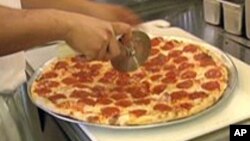 Tư Liệu - Hãng Pizza Domino đang thử nghiệm giao bánh bằng máy bay không người lái tại New Zealand. 