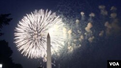 Perayaan Hari Kemerdekaan 4 Juli identik dengan pesta kembang api di Amerika (foto: dok.).