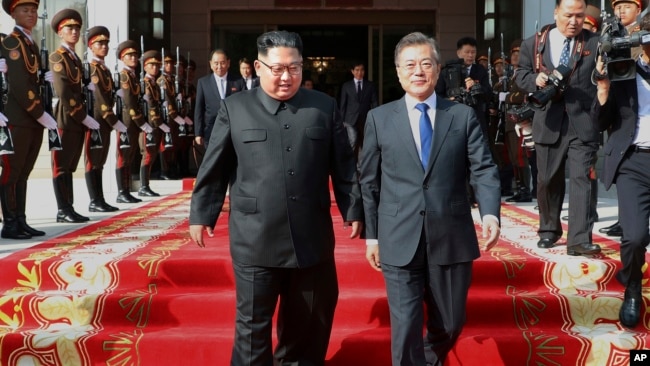 Ông Kim Jong Un và ông Moon Jae-in gặp nhau vào tháng 5/2018.