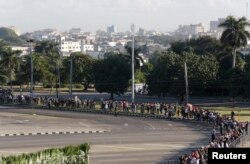 Nama Kuubaatti akkana jaba isaanii ka du'e laaluuf hiriira gala.Sadaasaa 28 2016,Kuubaa Havaanaa