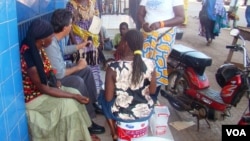 Mulheres no mercado de Bandim, Bissau, 13 abril 2014 Guiné-Bissau