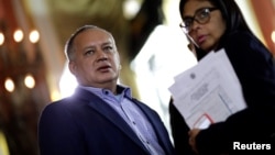 Diosdado Cabello junto a la presidenta de la Asamblea Constituyente, Delcy Rodríguez, en un evento del 5 de agosto de 2017.