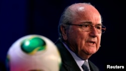Presiden FIFA Sepp Blatter menyatakan tidak akan membatalkan Piala Konfederasi di Brazil, meskipun protes makin meluas (foto: dok).