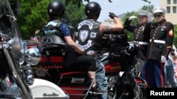 Para peserta Rolling Thunder "Ride for Freedom" mulai memadati Washington DC untuk merayakan 'Memorial Day' hari Minggu (26/5). 