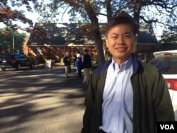 Yap Kim Yung, a Cambodian-American, who goes to vote for the new US President at the the Great Falls United Methodist Church in Great Falls, Fairfax, VA, in the morning of November 8, 2016. (Sok Khemara/VOA Khmer)