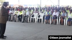 Waziri wa Uchukuzi wa Tanzania Dkt Harisson Mwakyembe, akizungumza na watumishi wa Mamlaka ya Bandari Dar es Salaam