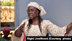 La juriste camerounaise Marthe Wandou, militante pour l'égalité des sexes et la paix, à Douala, le 21 septembre 2021.