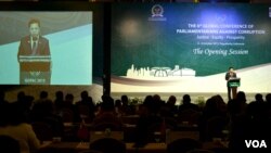 Ketua DPR RI, Setya Novanto memberikan sambutan pada pembukaan konferensi global ke-6 GOPAC di Yogyakarta hari Selasa 6/10 (foto: VOA/Munarsih).