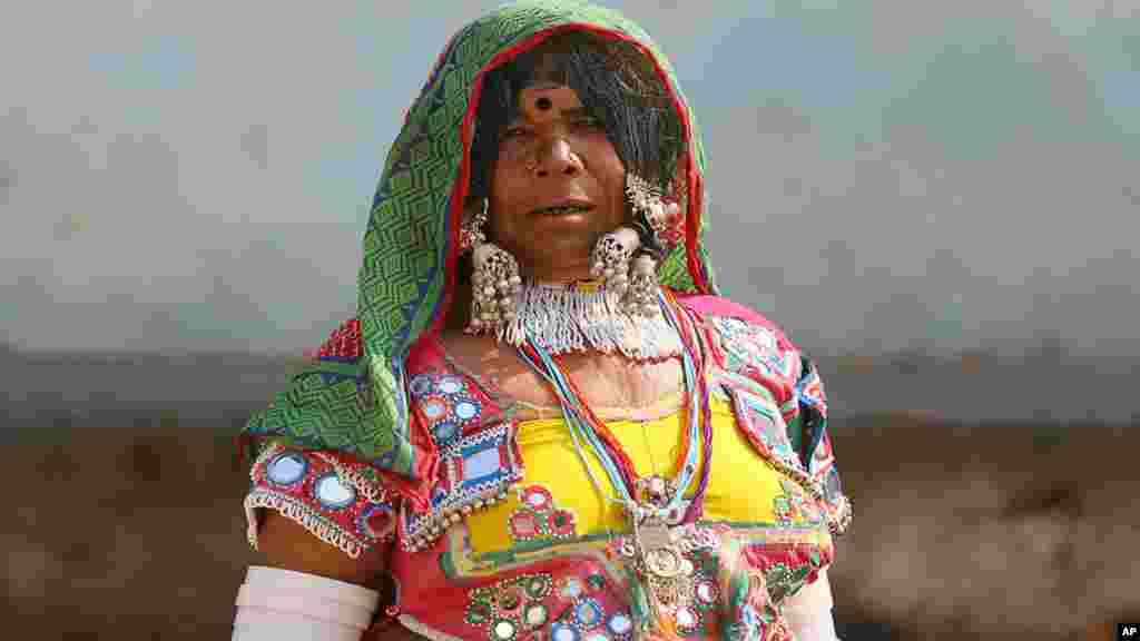 حیدرآباد کی رہائشی رکلی کا کہنا ہے کہ انہوں نے زندگی میں صرف دو بار ووٹ ڈالا ہے لیکن کسی بھی حکومت نے ان کے گاؤں کے لیے کچھ نہیں کیا۔ 
