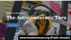 Naslovna strana izvještaja "Zemlje u tranziciji 2021 - Antidemokratski zaokret", nevladine organizacije Freedom House (Foto: www.freedomhouse.org)