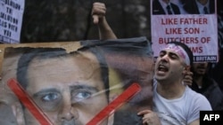 Người biểu tình chống chính phủ rủ nhau xuống đường tại thủ đô Damascus và thành phố Aleppo