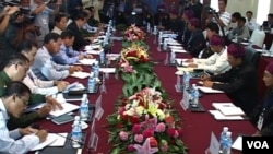 ကခ်င္ နဲ႔ အစုိးရ ၿငိမ္းခ်မ္းေရး ေဆြးေႏြးပြဲ