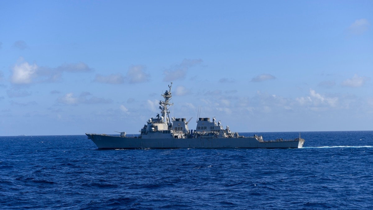 美中首脑正式会谈一周后 美军舰首次“依法”穿越台湾海峡