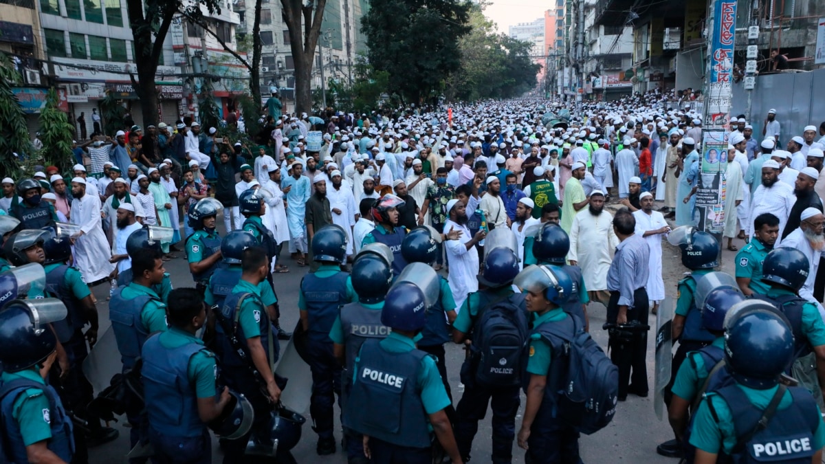 Muslims, Hindus Protest Amid Communal Violence In Bangladesh