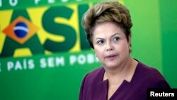Presiden Brazil Dilma Rousseff membatalkan lawatan ke Jepang dan menggelar sidang kabinet untuk menanggapi aksi protes (foto: dok). 