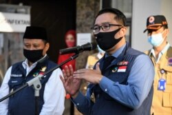 Gubernur Jawa Barat Ridwan Kamil usai rapat koordinasi Gugus Tugas Percepatan Penanggulangan COVID-19 Jawa Barat di Markas Kepolisian Daerah Jawa Barat, Kota Bandung, Selasa, 16 Juni 2020. (Foto: Humas Jabar)