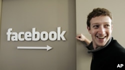 CEO Facebook Mark Zuckerberg di markas besar Facebook di Palo Alto, California (foto: dok).