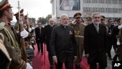 印度總理莫迪與阿富汗阿卜杜拉會面（2015年12月25日）