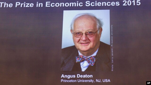 Anuncio del Premio Nobel de Economía 2015, que fue otorgado al británico Angus Deaton.