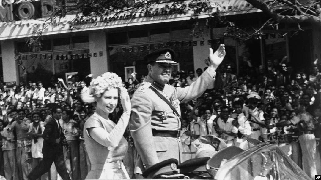 ملکہ برطانیہ 1961 میں دورۂ پاکستان کے موقعے پر۔