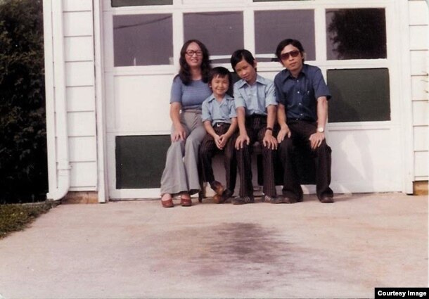 Nguyễn Thanh Việt và gia đình tại San Jose năm 1976. (Hình: Nguyễn Thanh Việt cung cấp cho Người Việt)