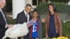 Tổng thống Obama phóng sinh gà tây nhân lễ Tạ Ơn