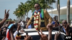 Tundu Lissu arrive à Dar es Salaam, en Tanzanie, le 27 juillet 2020.