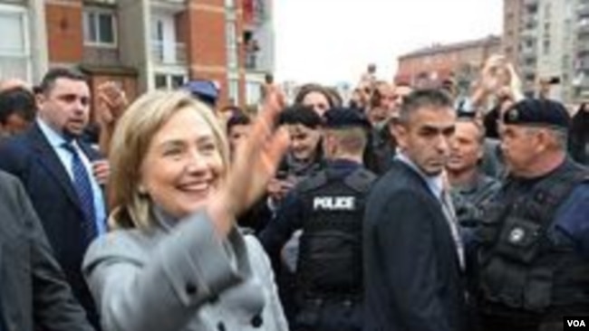 2010'da dönemin ABD Dışişleri Bakanı Hillary Clinton Kosova'yı ziyaret etmişti