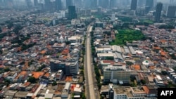 Foto udara menunjukkan suasana jalan-jalan di Jakarta yang lengang di tengah penerapan PPKM untuk mencegah perebakan COVID-19 (foto: dok). 