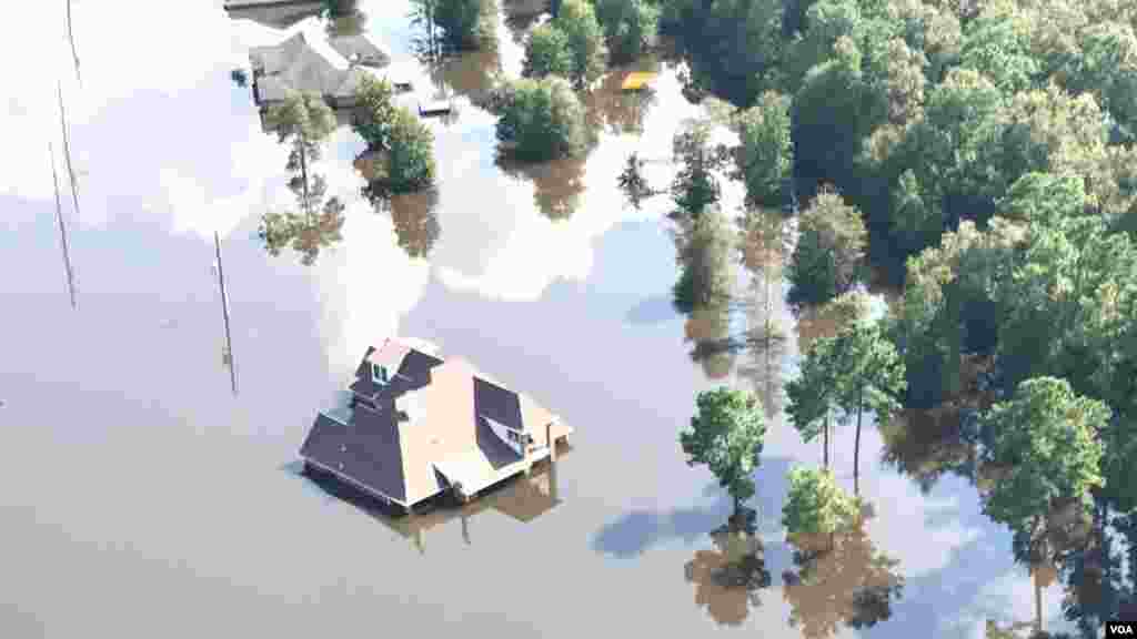 Alrededor de 2.000 casas en Houston, Texas, fueron inundadas tras las intensas lluvias ocasionadas por Harvey.