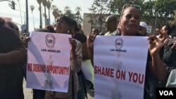 Demo di depan Dolby Theater, tempat berlangsungnya penyerahan piala Oscar.